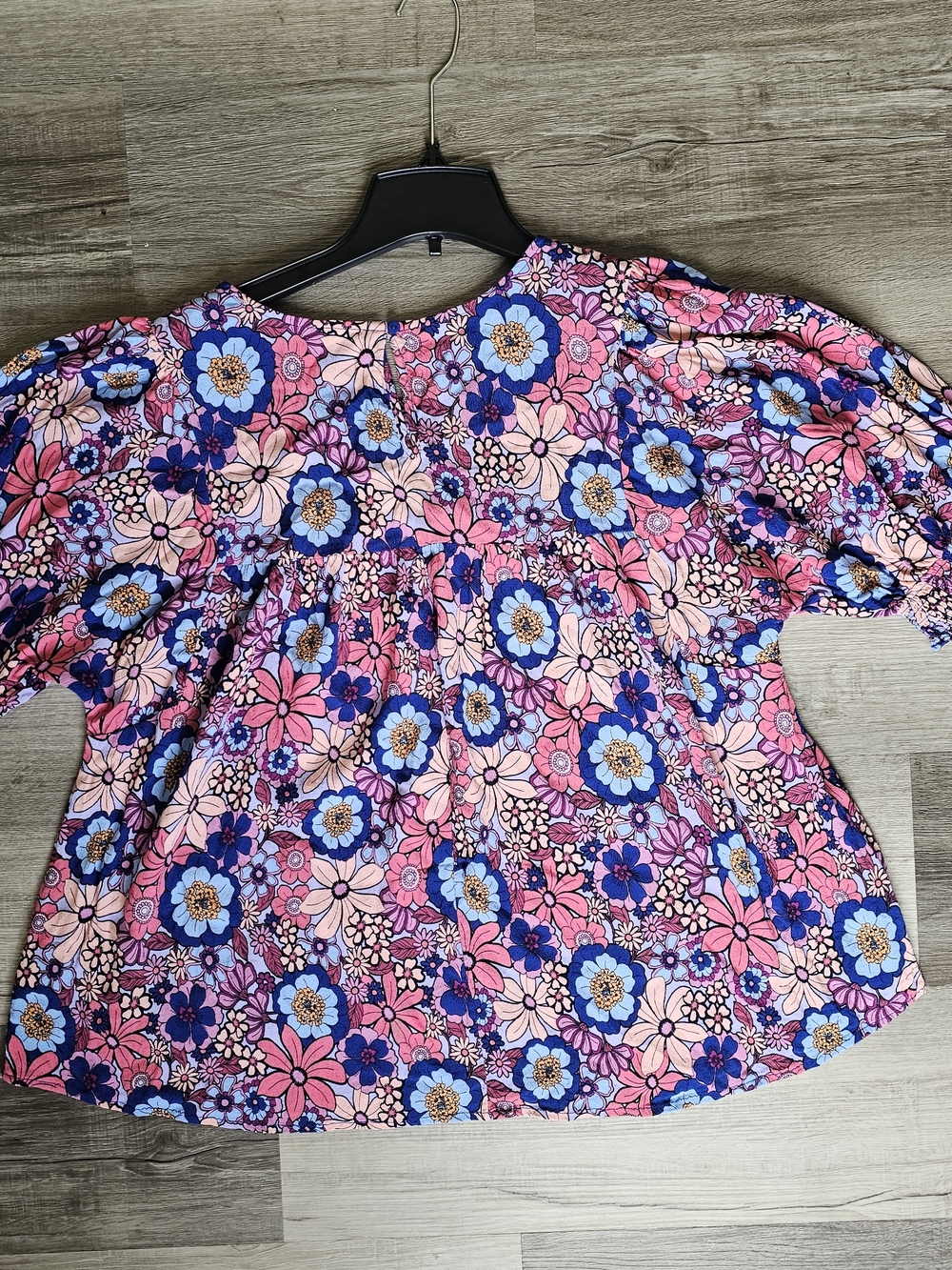Terra & Sky Floral Smocked Top - Size 2X (20W-22W) - Picture 10 of 14